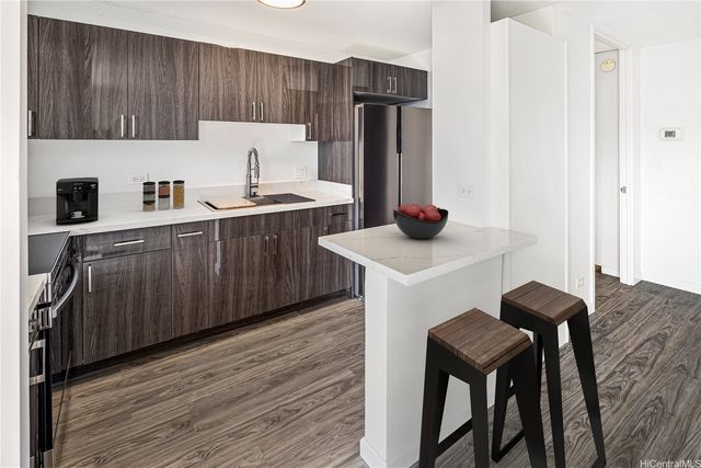 1077 Ala Napunani Street 606, Honolulu, HI 96818