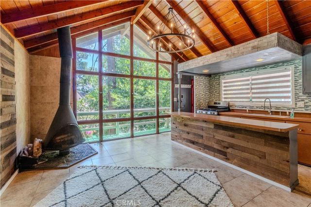 23716 Shady, Crestline, CA 92325