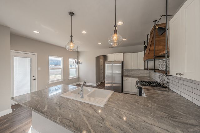 7305 Raintree Way, Denton, TX 76210