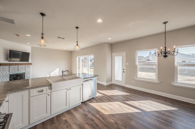 7305 Raintree Way, Denton, TX 76210