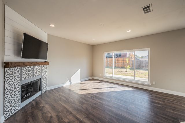 7305 Raintree Way, Denton, TX 76210