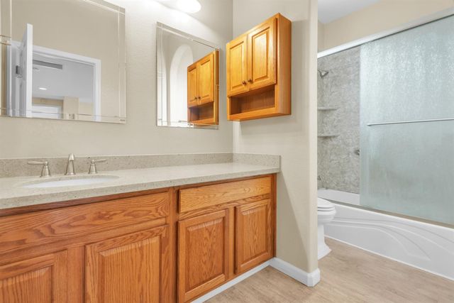 10085 Castle Oaks Ct, Sacramento, CA 95829