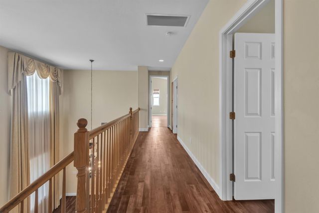 10085 Castle Oaks Ct, Sacramento, CA 95829