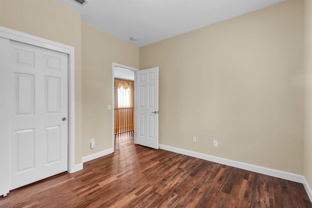 10085 Castle Oaks Ct, Sacramento, CA 95829