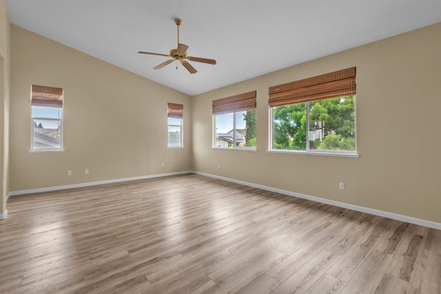 10085 Castle Oaks Ct, Sacramento, CA 95829