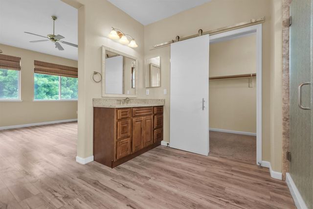 10085 Castle Oaks Ct, Sacramento, CA 95829