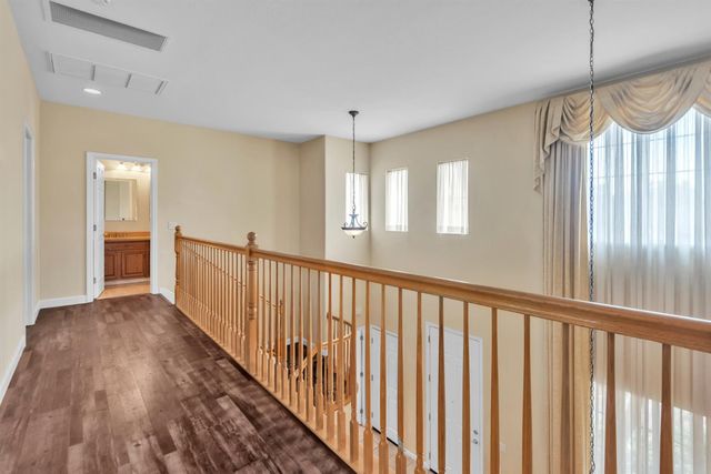 10085 Castle Oaks Ct, Sacramento, CA 95829