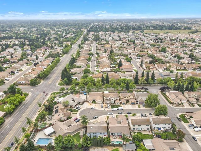 10085 Castle Oaks Ct, Sacramento, CA 95829