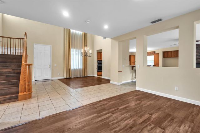10085 Castle Oaks Ct, Sacramento, CA 95829