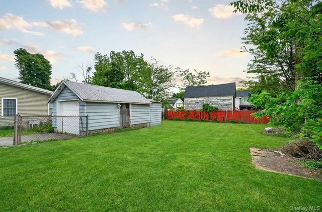24 Crescent Place, Middletown, NY 10940