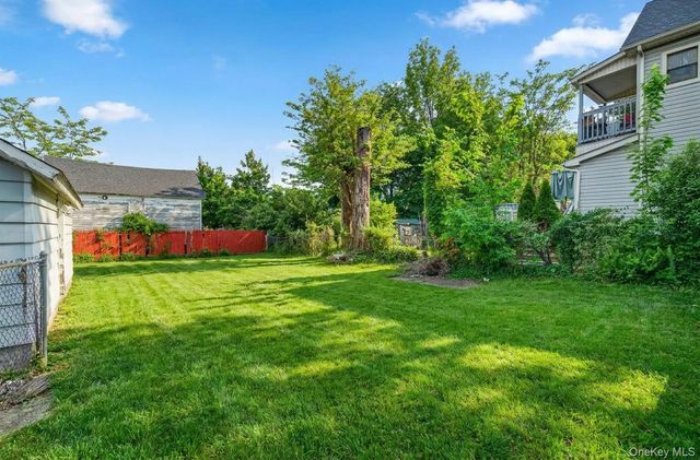 24 Crescent Place, Middletown, NY 10940