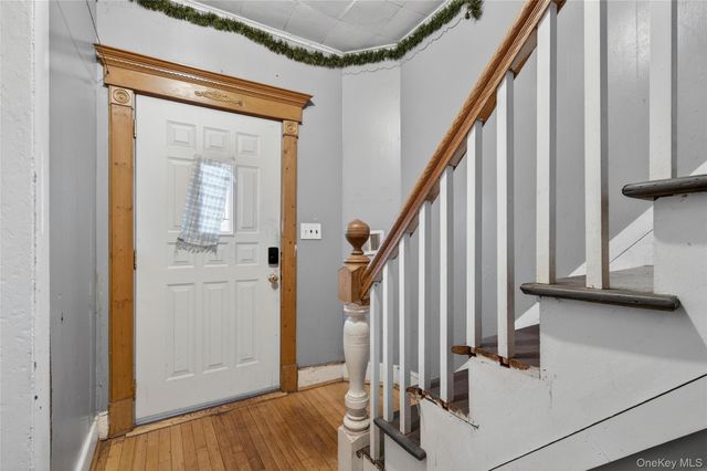 24 Crescent Place, Middletown, NY 10940
