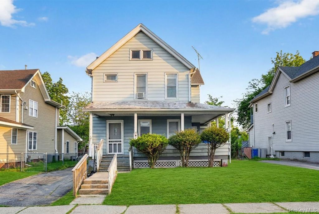 24 Crescent Place, Middletown, NY 10940