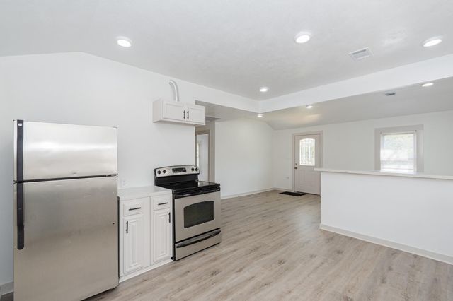 108 Lostracco Street, Angleton, TX 77515