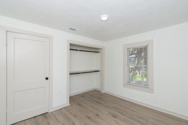 108 Lostracco Street, Angleton, TX 77515