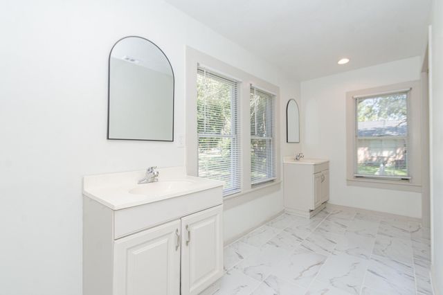 108 Lostracco Street, Angleton, TX 77515