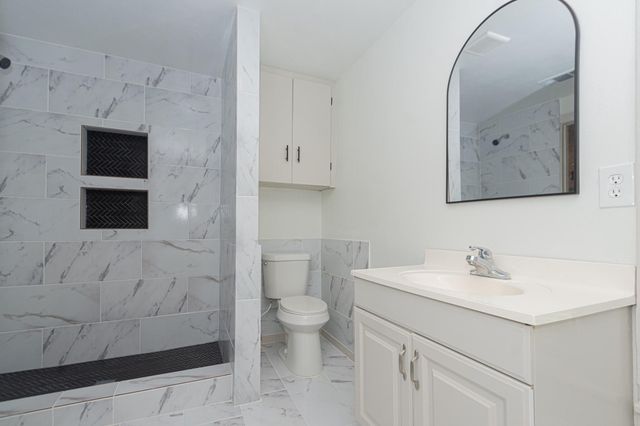 108 Lostracco Street, Angleton, TX 77515