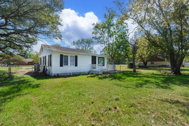 108 Lostracco Street, Angleton, TX 77515