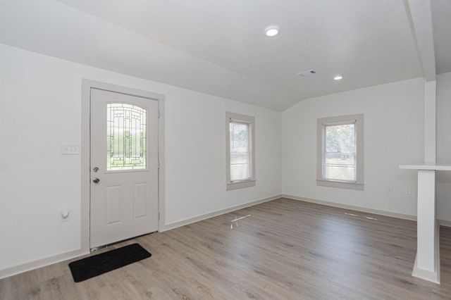 108 Lostracco Street, Angleton, TX 77515