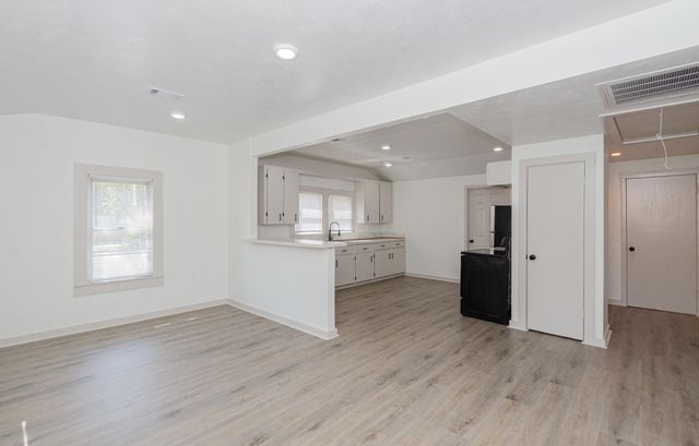 108 Lostracco Street, Angleton, TX 77515