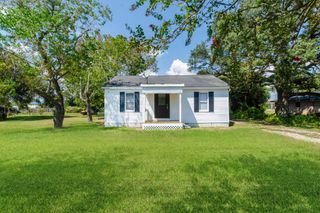 108 Lostracco Street, Angleton, TX 77515