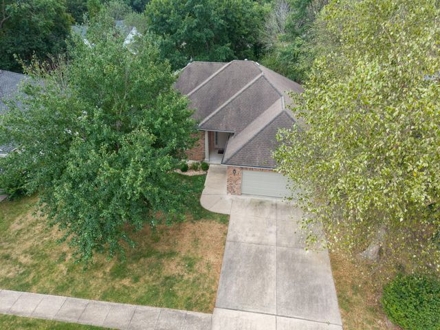 3708 CHINKAPIN CT, Columbia, MO 65203