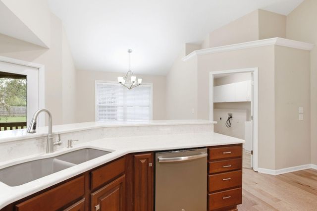 3708 CHINKAPIN CT, Columbia, MO 65203