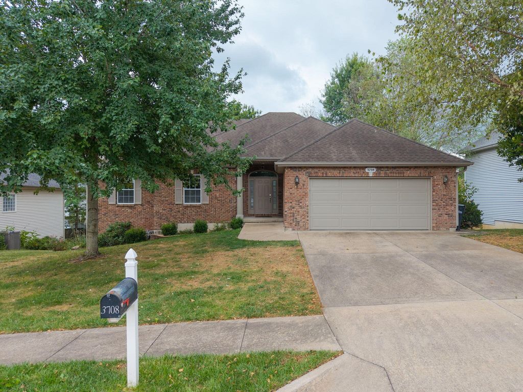 3708 CHINKAPIN CT, Columbia, MO 65203