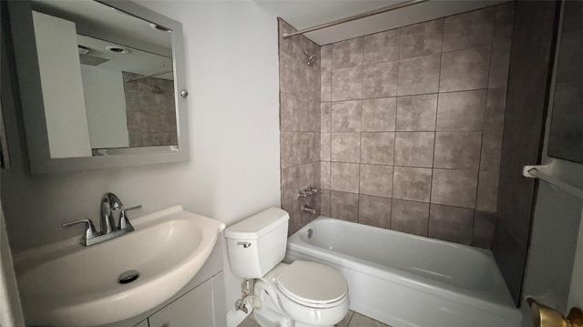 1731 SE 15th Street 503, Fort Lauderdale, FL 33316