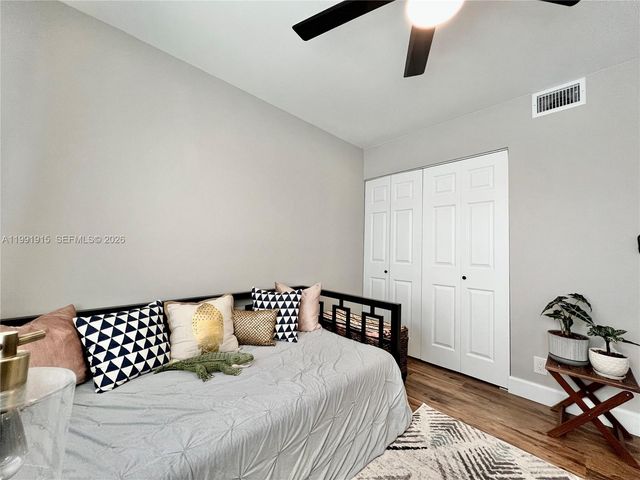 10019 Winding Lake Rd 202, Sunrise, FL 33351