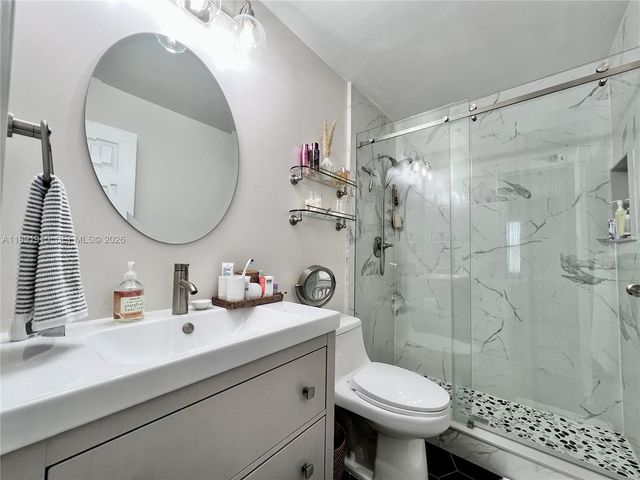 10019 Winding Lake Rd 202, Sunrise, FL 33351