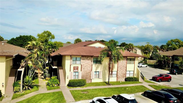 10019 Winding Lake Rd 202, Sunrise, FL 33351