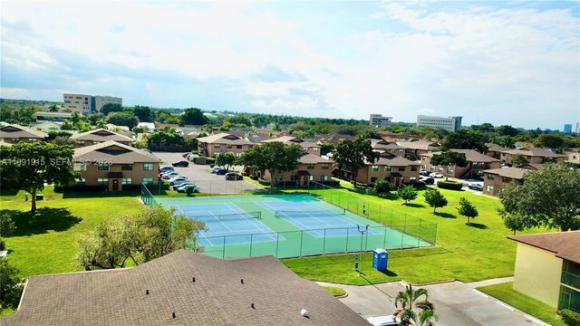 10019 Winding Lake Rd 202, Sunrise, FL 33351