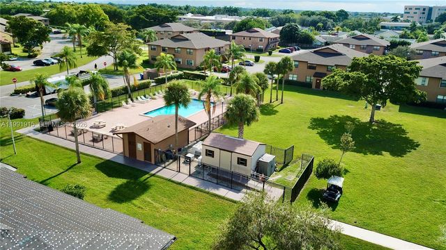 10019 Winding Lake Rd 202, Sunrise, FL 33351