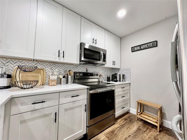 10019 Winding Lake Rd 202, Sunrise, FL 33351