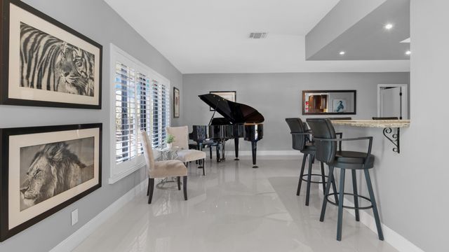 21 SE 14th Street, Pompano Beach, FL 33060