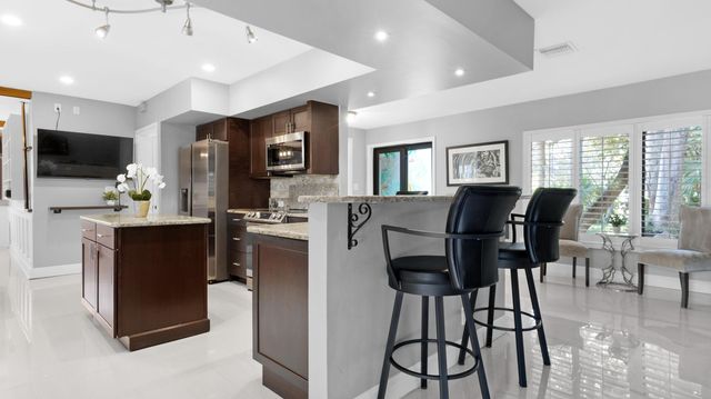 21 SE 14th Street, Pompano Beach, FL 33060