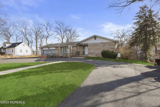 45 Pawnee Road, Lakewood, NJ 08701