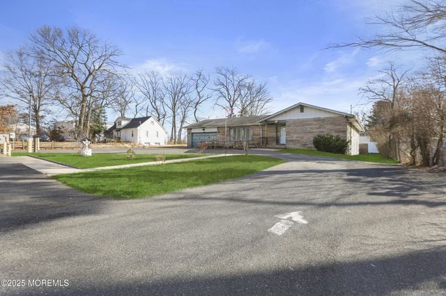 45 Pawnee Road, Lakewood, NJ 08701