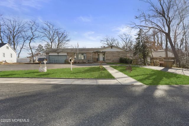 45 Pawnee Road, Lakewood, NJ 08701