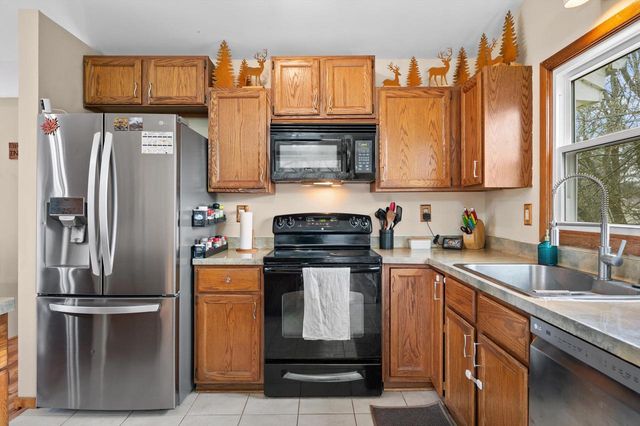 W299S10917 Valley Ridge DRIVE, Mukwonago, WI 53149