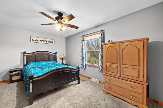 W299S10917 Valley Ridge DRIVE, Mukwonago, WI 53149