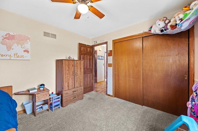 W299S10917 Valley Ridge DRIVE, Mukwonago, WI 53149