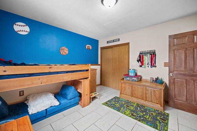 W299S10917 Valley Ridge DRIVE, Mukwonago, WI 53149