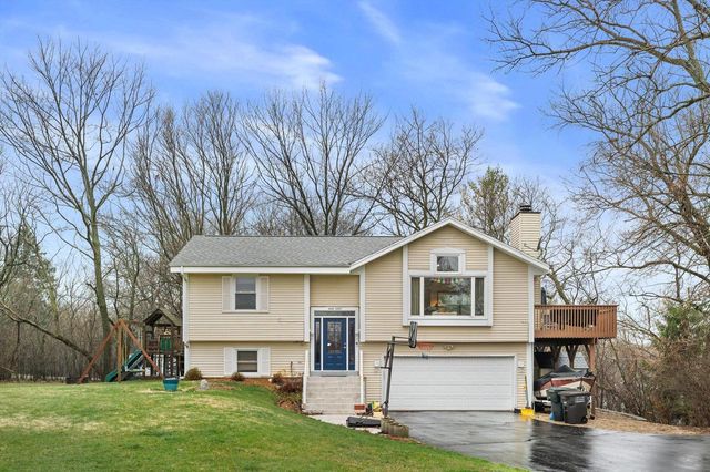 W299S10917 Valley Ridge DRIVE, Mukwonago, WI 53149
