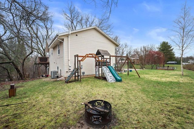 W299S10917 Valley Ridge DRIVE, Mukwonago, WI 53149