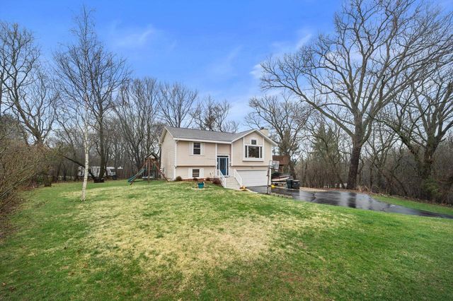 W299S10917 Valley Ridge DRIVE, Mukwonago, WI 53149