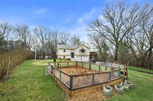 W299S10917 Valley Ridge DRIVE, Mukwonago, WI 53149
