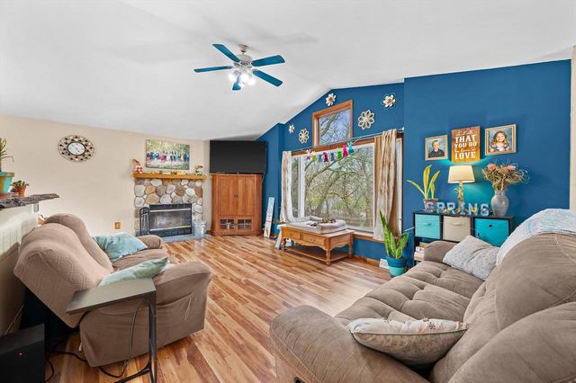 W299S10917 Valley Ridge DRIVE, Mukwonago, WI 53149