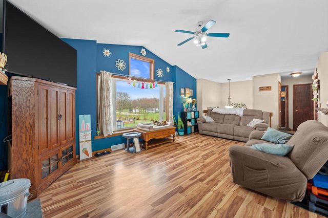 W299S10917 Valley Ridge DRIVE, Mukwonago, WI 53149